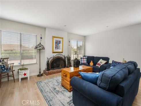 915 E La Veta Avenue , Orange, CA