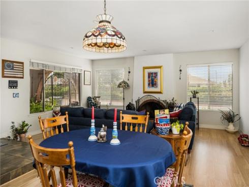 915 E La Veta Avenue , Orange, CA