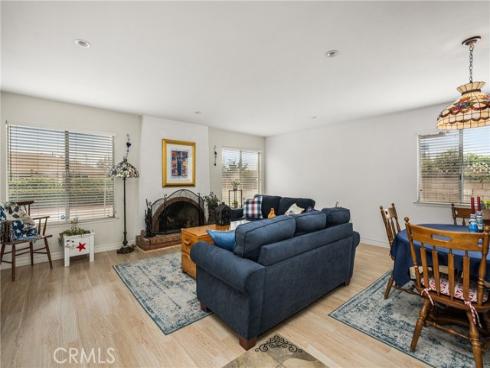 915 E La Veta Avenue , Orange, CA