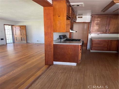 1103 W W Maple Ave , Orange, CA