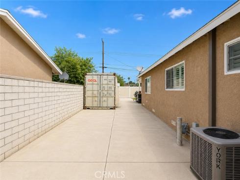 811 E Saint James Avenue, Orange, CA