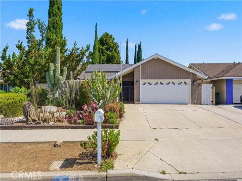 4605 E. Silverleaf