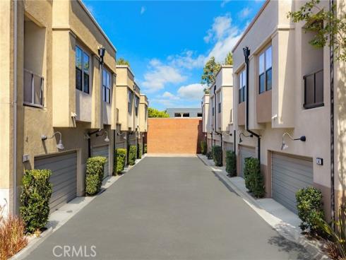 551 W Maple Ave  , Orange, CA