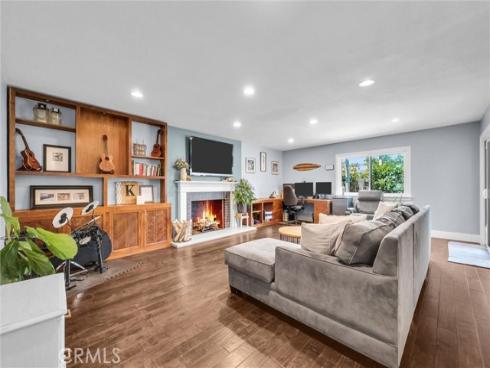 745 E Barkley Avenue, Orange, CA