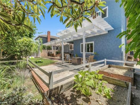 745 E Barkley Avenue, Orange, CA