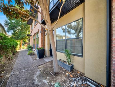 563 W Maple   Avenue, Orange, CA
