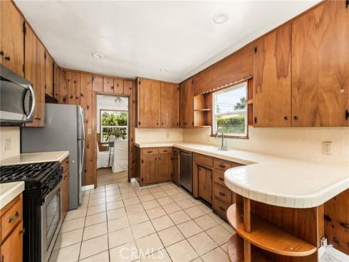 886 N Cambridge , Orange, CA