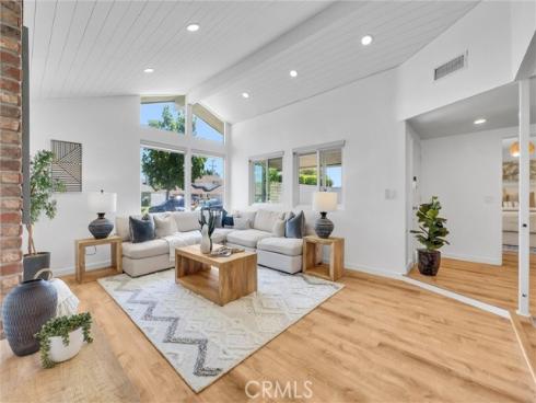 1517 E. Riverview