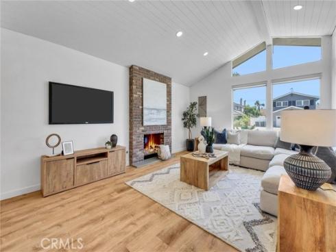 1517 E Riverview , Orange, CA
