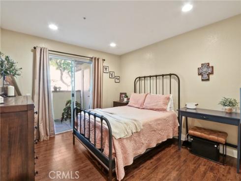 129 N Cross Creek B Road, Orange, CA