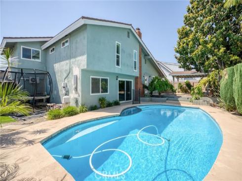 1618 Salmon River , Placentia, CA