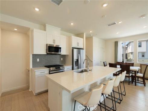 1562 Topeka Ave 1