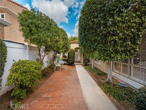 618  Mount Vernon  , Placentia, CA