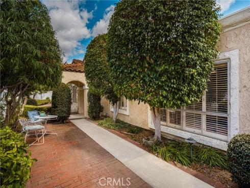 618  Mount Vernon  , Placentia, CA