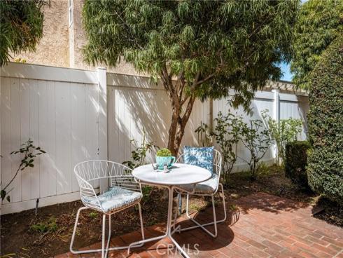 618  Mount Vernon  , Placentia, CA