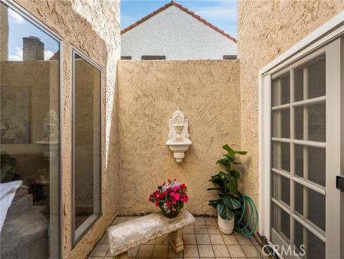618  Mount Vernon  , Placentia, CA