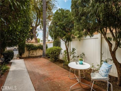 618  Mount Vernon  , Placentia, CA