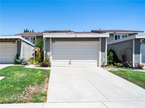 232 Aqueduct Dr