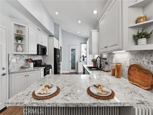 45 Paseo Vespertino , Rancho Santa Margarita, CA