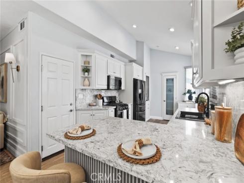 45 Paseo Vespertino , Rancho Santa Margarita, CA