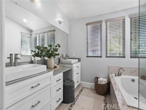 45 Paseo Vespertino , Rancho Santa Margarita, CA