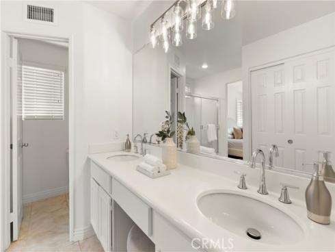 15 Poppyfield , Rancho Santa Margarita, CA
