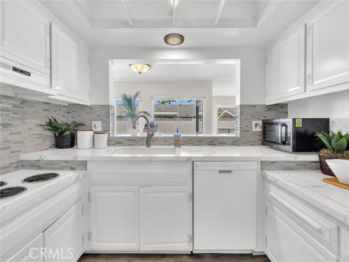 12431 Christy Lane , Rossmoor, CA
