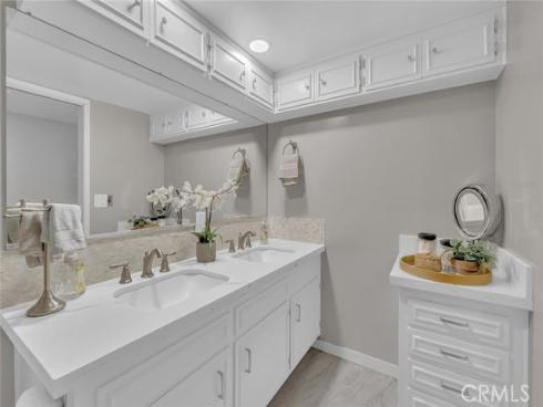 12431 Christy Lane , Rossmoor, CA