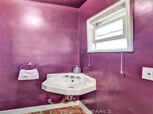 1135 W 10th Street, Santa Ana, CA