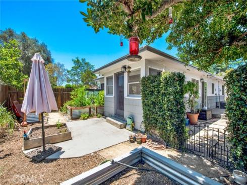 1135 W 10th Street, Santa Ana, CA