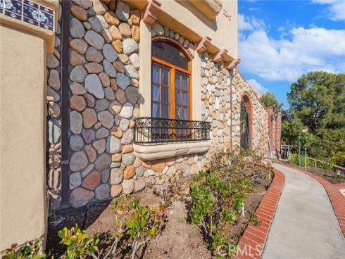 2240 Foothill Boulevard, Santa Ana, CA
