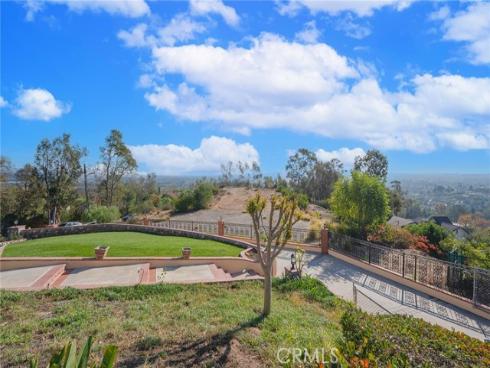 2240 Foothill Boulevard, Santa Ana, CA