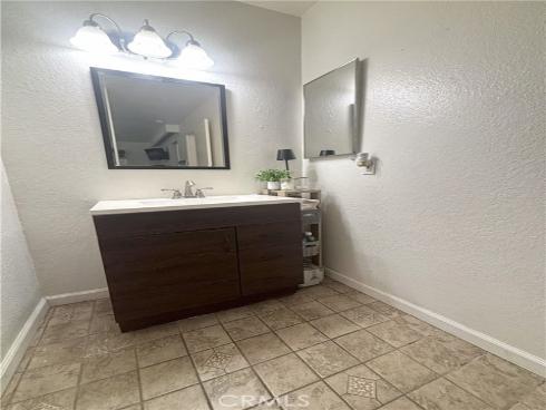 1345 Cabrillo Park J11 , Santa Ana, CA