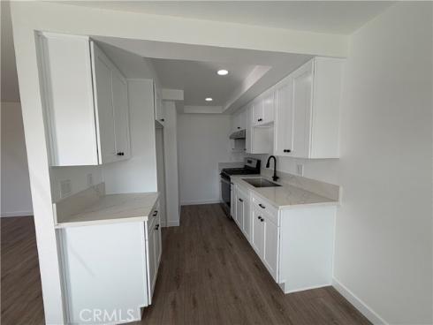 1400 W. Warner Avenue 42