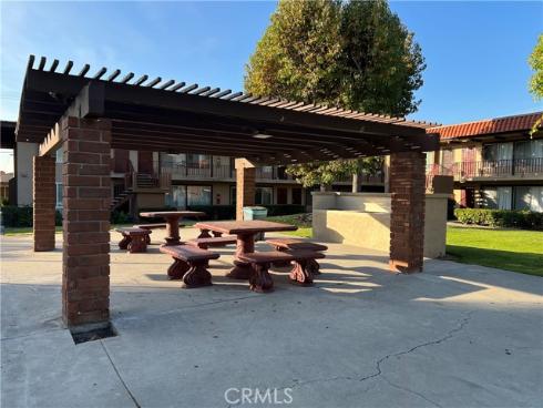 1400 W Warner 41 Avenue, Santa Ana, CA