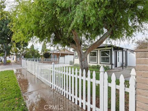 122 N Bewley Street, Santa Ana, CA