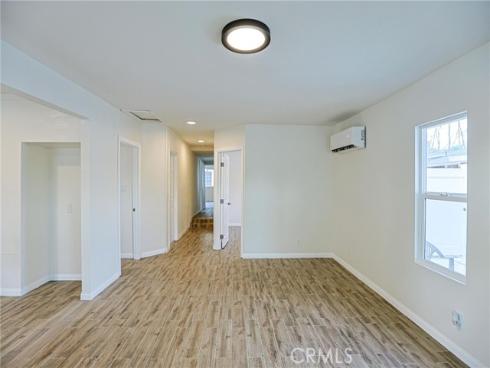 122 N Bewley Street, Santa Ana, CA
