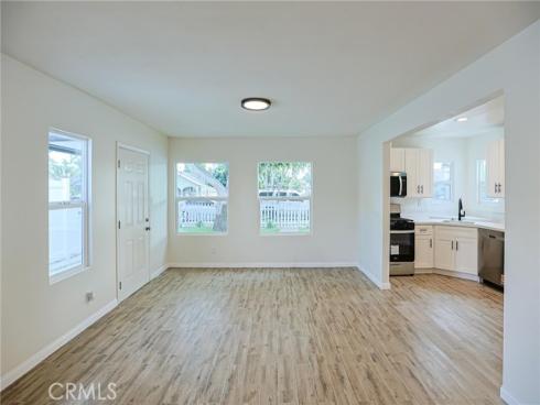 122 N Bewley Street, Santa Ana, CA