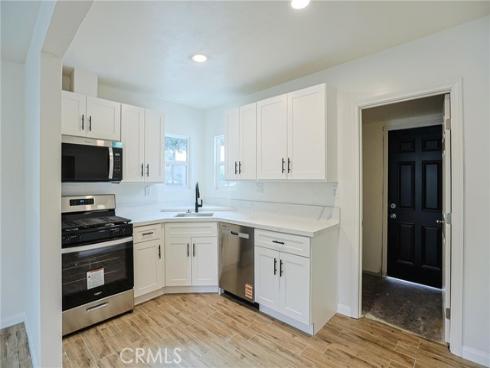 122 N Bewley Street, Santa Ana, CA