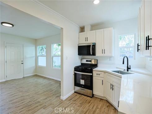 122 N Bewley Street, Santa Ana, CA