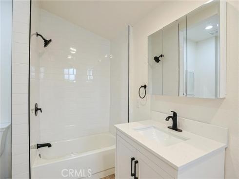122 N Bewley Street, Santa Ana, CA