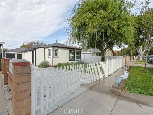 122 N Bewley Street, Santa Ana, CA
