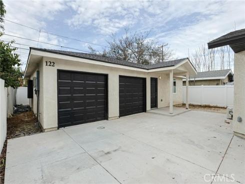 122 N Bewley Street, Santa Ana, CA