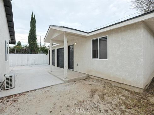 122 N Bewley Street, Santa Ana, CA