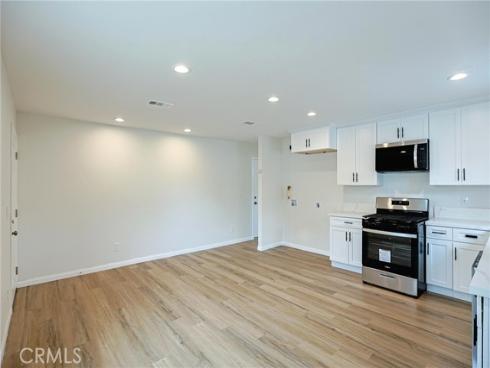 122 N Bewley Street, Santa Ana, CA