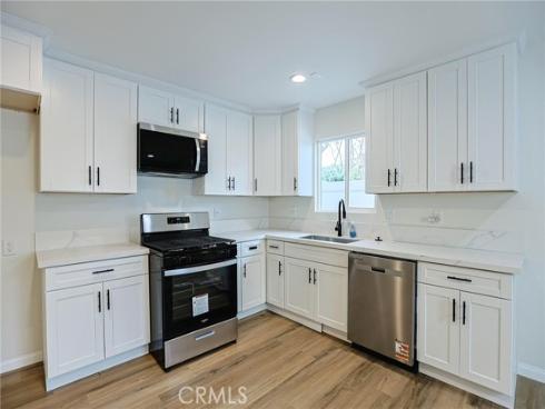 122 N Bewley Street, Santa Ana, CA