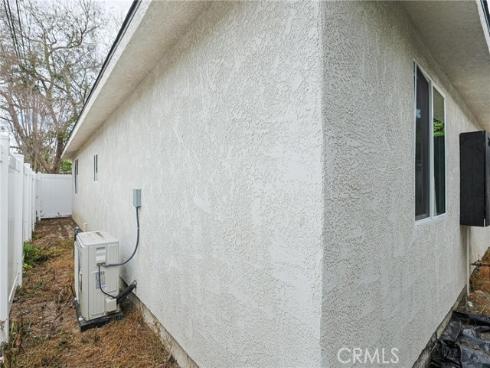 122 N Bewley Street, Santa Ana, CA