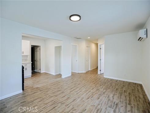 122 N Bewley Street, Santa Ana, CA