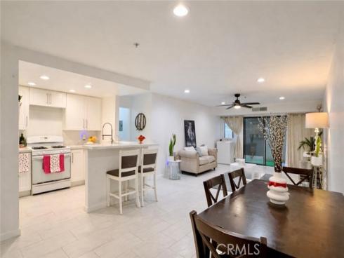 700 W 3rd A104 Street, Santa Ana, CA