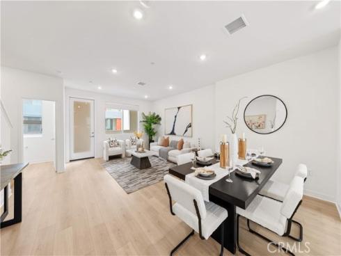 1816 E 1st 440 , Santa Ana, CA